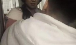 旅游女子吃瓜视频播放,揭秘网红美食背后的故事