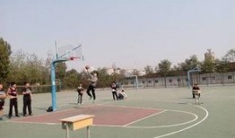 篮球场运球吃瓜,一场别开生面的夏日盛宴