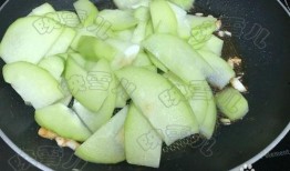 扶手瓜炒着怎么吃,美味佳肴轻松享