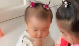 玩偶姐姐吃瓜