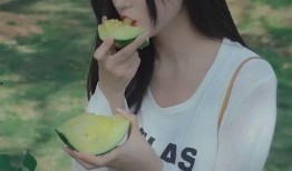 吃瓜爆笑美女,揭秘吃瓜爆笑美女的欢乐日常