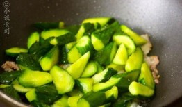 吃c瓜视频,揭秘“吃瓜”视频背后的娱乐现象与社交影响力