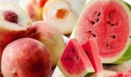 瓜和桃子可以一起吃吗,瓜与桃子同食的饮食搭配探讨
