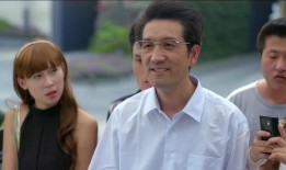 无敌帅哥吃瓜