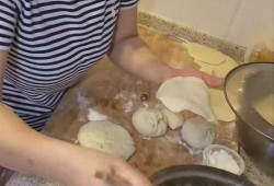 阳台吃瓜事件酒店,酒店意外成焦点，揭秘背后真相