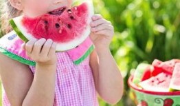 滨州吃瓜少女是谁,揭秘网络红人的崛起之路