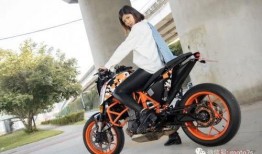 吃瓜定州ktm女骑,吃瓜群众眼中的飒爽车手风采