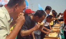 哈密瓜节吃瓜比赛,哈密瓜节吃瓜大赛盛况空前”