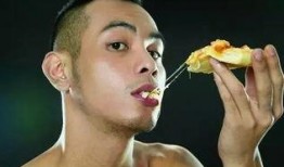 吃瓜梳头男,吃瓜梳头男生的逆袭传奇