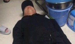 室友喝醉吃哈密瓜,室友深夜美食之旅