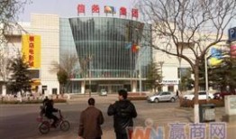 信尧广场吃瓜,热闹非凡的吃瓜现场，见证人间百态