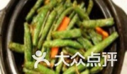 信尧广场吃瓜,热闹非凡的吃瓜现场，见证人间百态